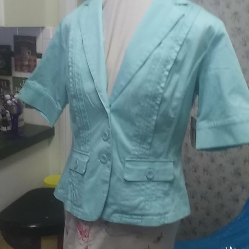 Cold water creek short sleeves trill jacket.